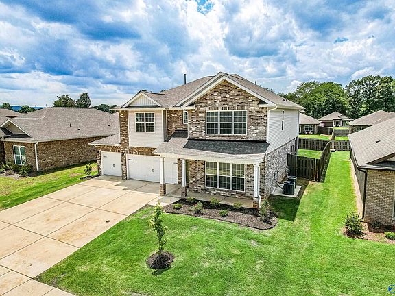 3rd image of 118 River Springs Ct