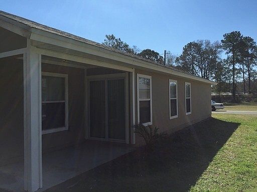 2nd image of 8205 Maple St