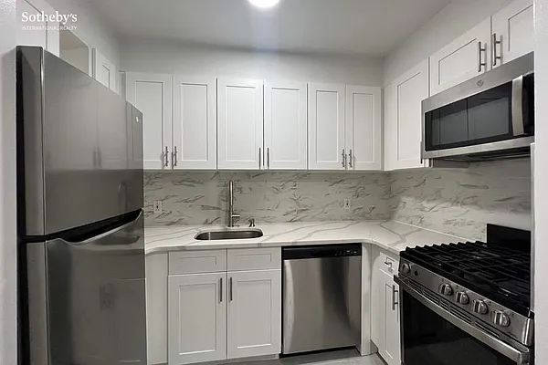 Rented by Sotheby's International Realty | media 28