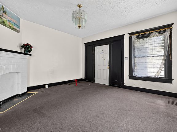 5th image of 3025 E Michigan St