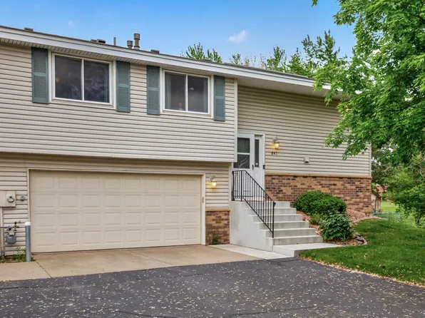 841 Evergreen Cir, Burnsville, MN 55337