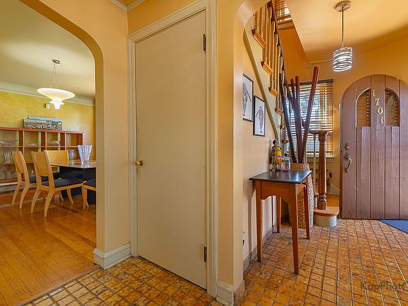 2nd image of 1701 N Rutherford Ave