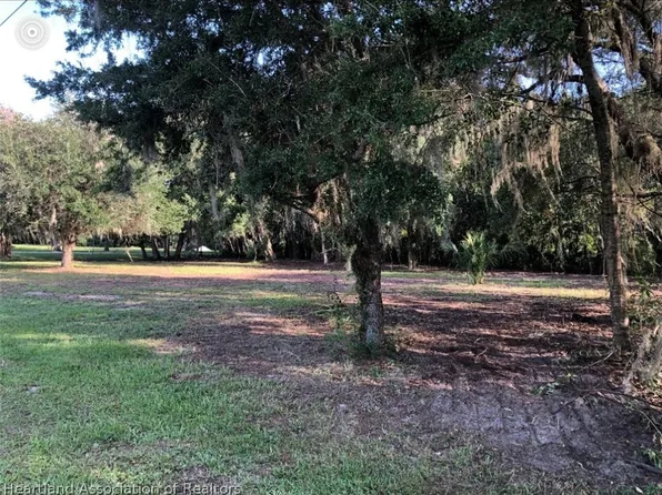 3406 Country Lake Dr, Sebring, FL 33876