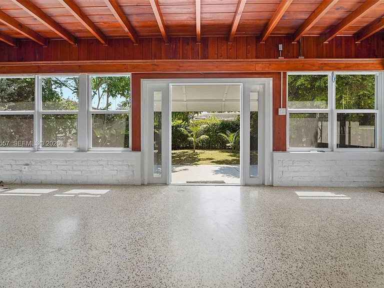 8927 Carlyle Ave — Photo 12