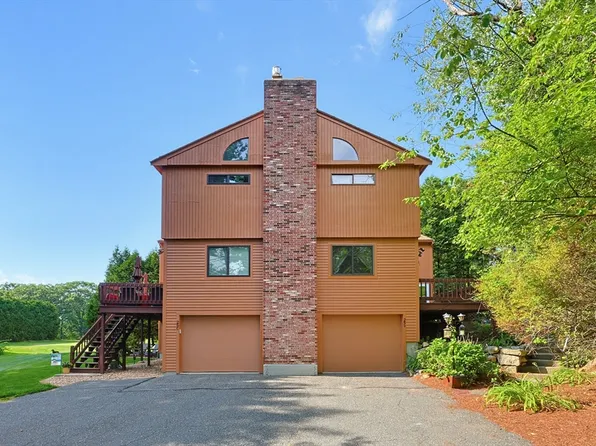 25 Country Club Ln #D, Milford, MA 01757