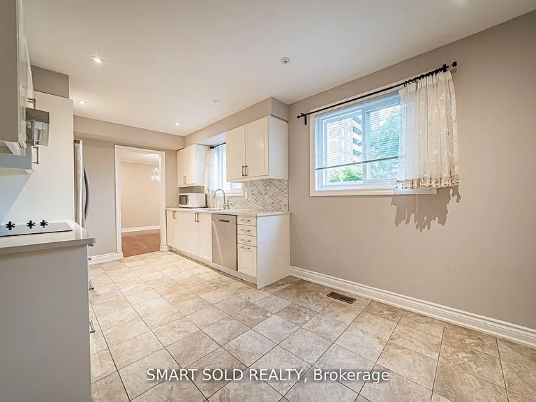 120 Abbeywood Trl — Photo 13