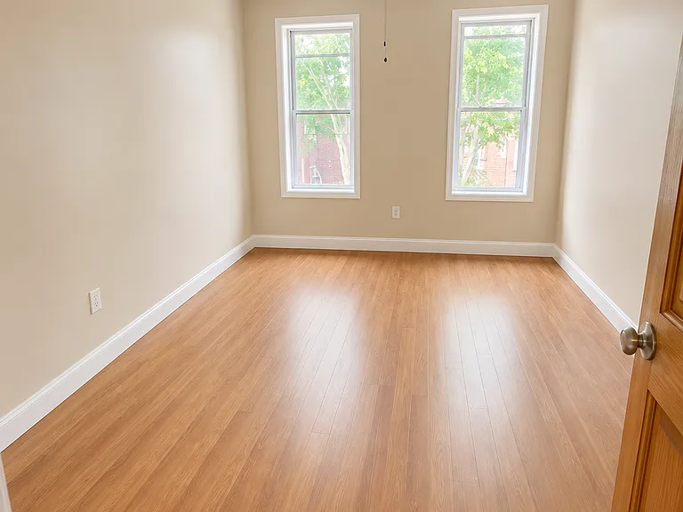 653 Park Pl #3 — Photo 1