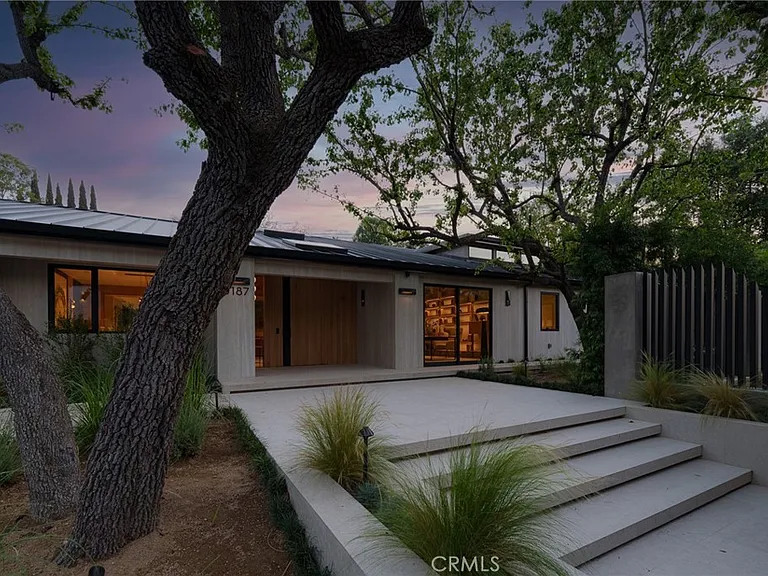 3187 Oakdell Rd — Photo 4