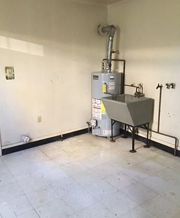 2nd image of 923 Dufossat St