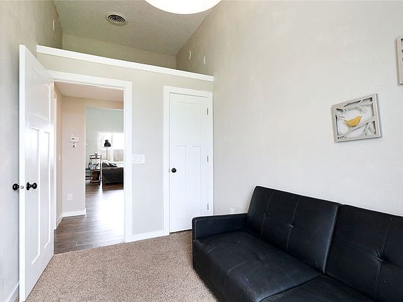 2nd image of 15196 Newbold St