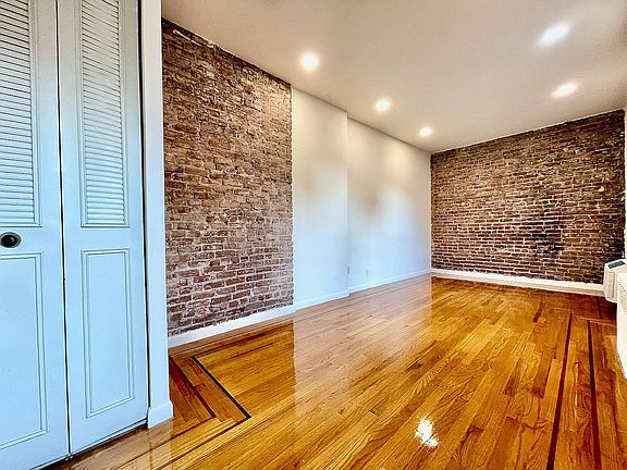 4th image of 207 E 29th St APT 26