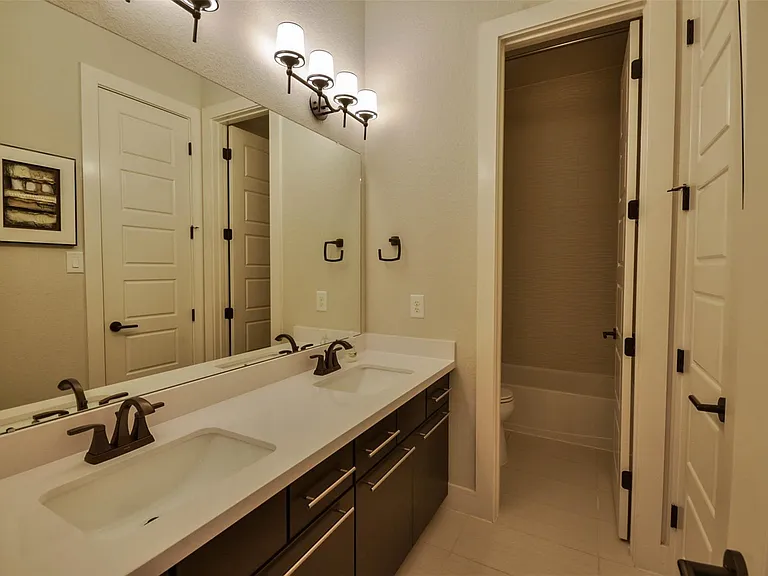 5911 Vineyard Creek Ln — Photo 35