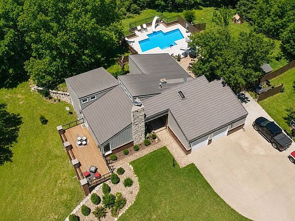 2nd image of 1606 Highland Dr