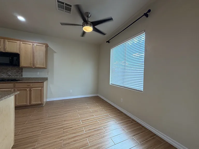 32 Delighted Ave — Photo 8