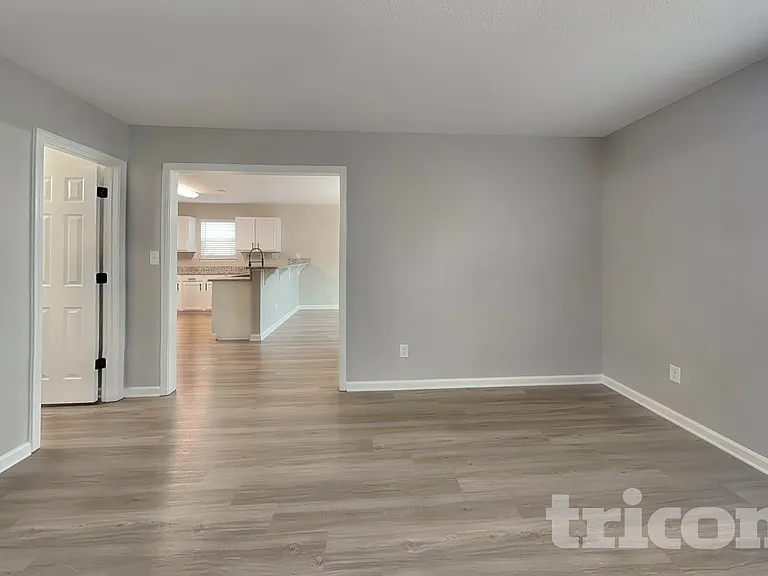 4635 Christenbury Hills Ln — Photo 2