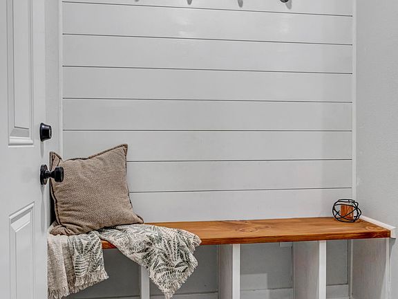 5th image of 34 DELMONTE Street