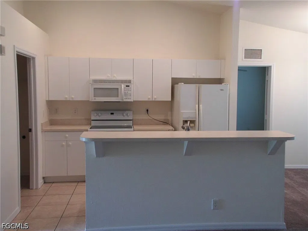 3 bed, 2.0 bath, 1472 sqft, $1,700 — Photo 3