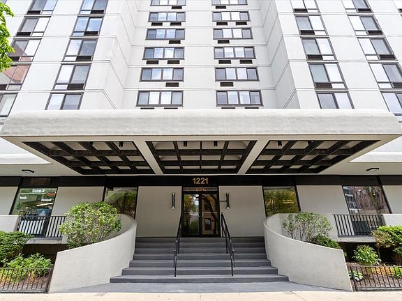 2nd image of 1221 N Dearborn St APT 1610N