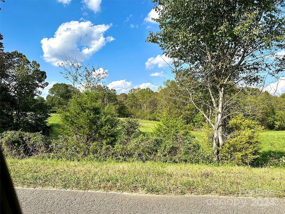 2nd image of 658 Whitaker Rd