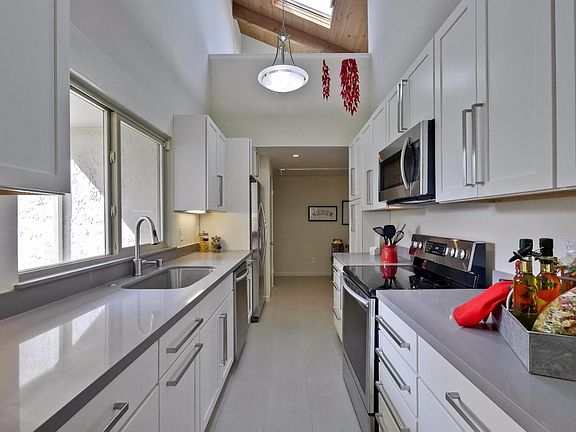 5th image of 4295 Ponce Dr
