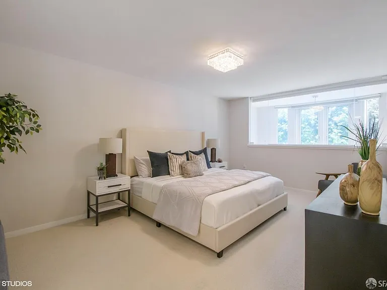 88 King St #104 — Photo 23