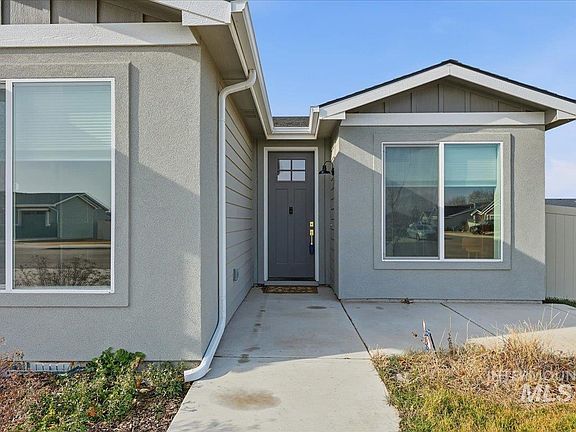 3rd image of 305 Tiffany Rose Way