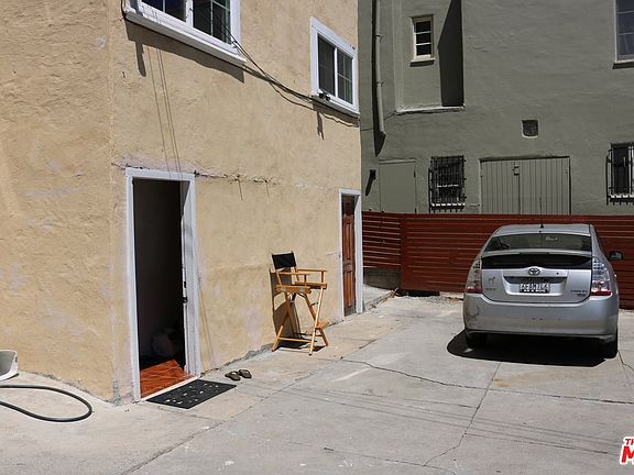 4th image of 3512 Bellevue Ave