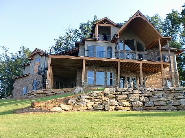 1st image of 220 Tamala Gwinnett Dr