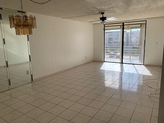 4th image of 2850 Somerset Dr APT 304L
