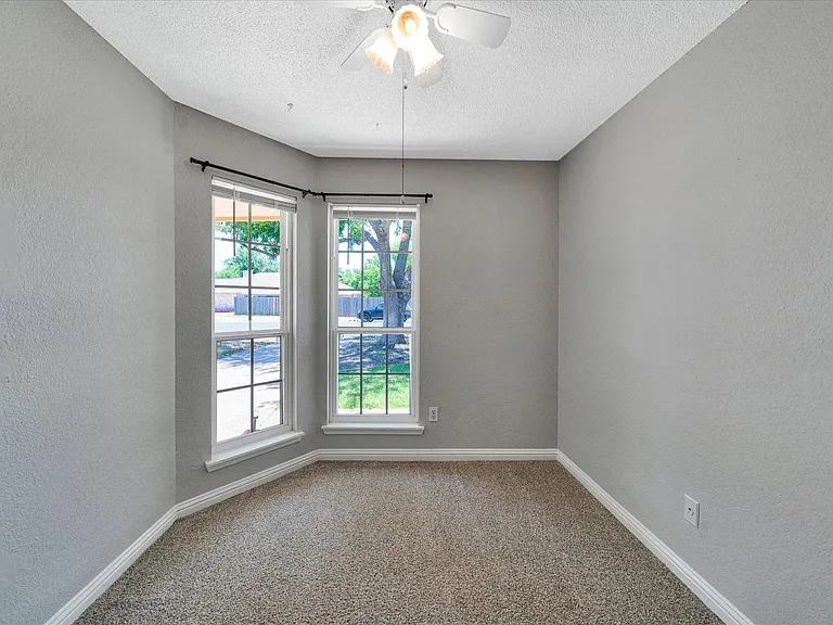 16906 Pocono Dr — Photo 14