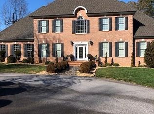 392 Cedar Creek Dr, State Road, NC 28676
