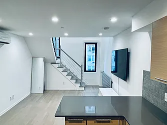 Rented by R New York