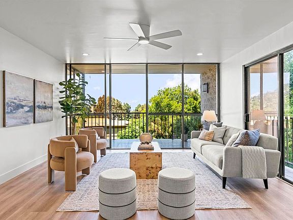 3rd image of 2500 Torrey Pines Rd Unit 305