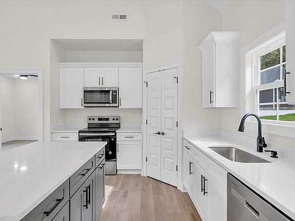 5th image of 441 Sherwood Dr Lot 16