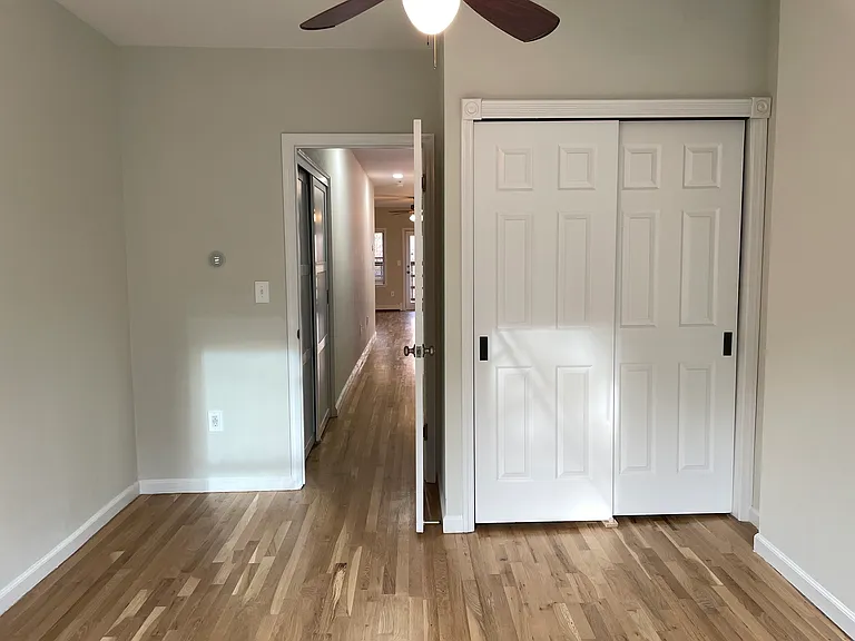 98 Bright St #2R — Photo 34