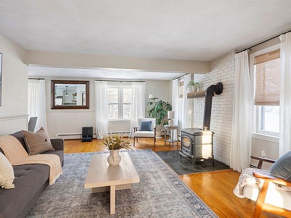 5th image of 12 Campmeeting Rd