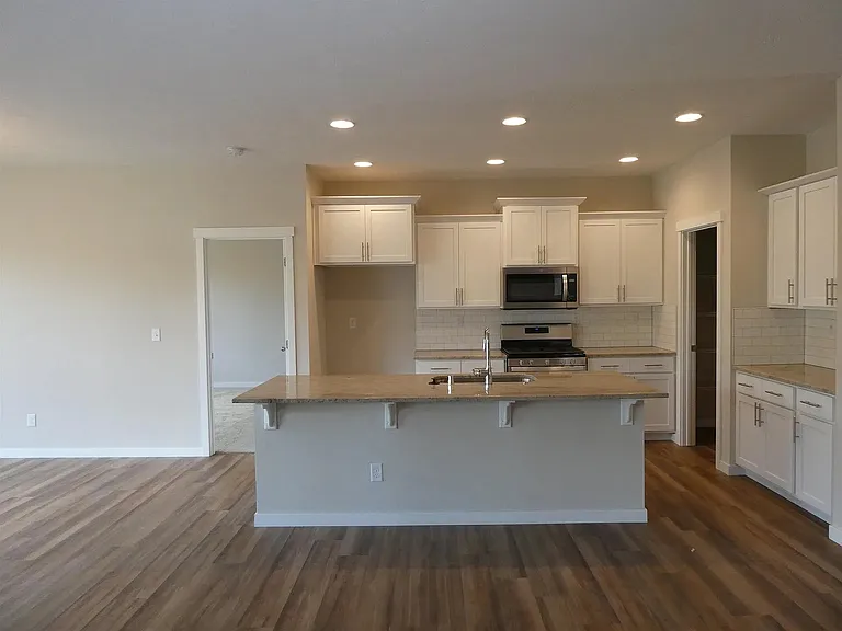 3315 S Custer Ln — Photo 4