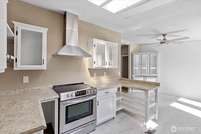 2nd image of 1713 S 69th Avenue