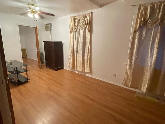 4th image of 10436 129th St #2