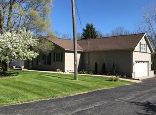 986 Eleven Mile Rd NE, Comstock Park, MI 49321