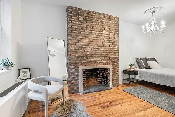 Rented by SERHANT. | media 20