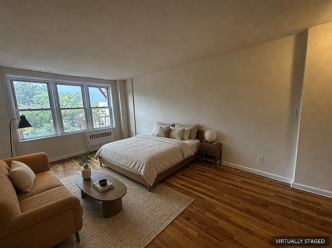 81-31 Baxter Avenue — Photo 1