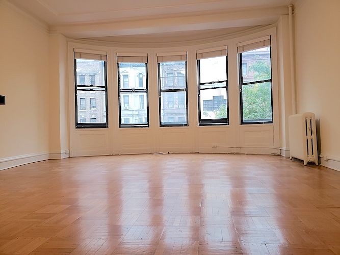 1st image of 144 W 72nd St APT 3A