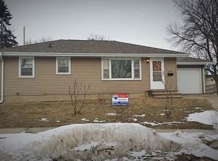 255 Ridge Ct, Marion, IA 52302