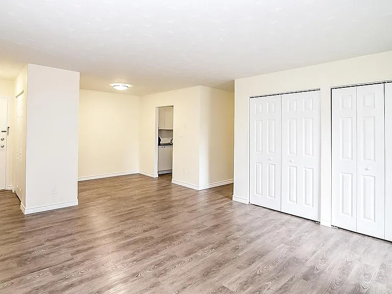 125 Indian Rd — Photo 8