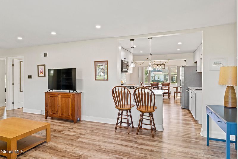 3rd image of 14 Marie Parkway