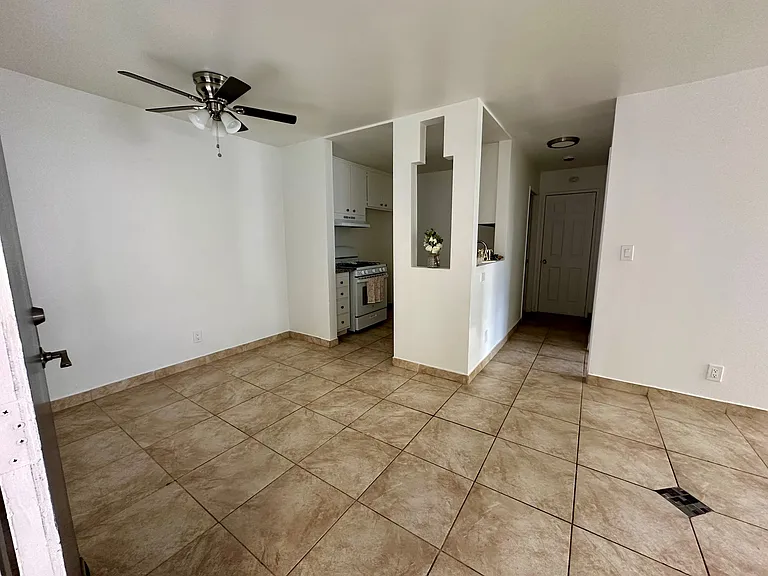14142 Sylvan St #208 — Photo 2