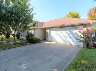 929 E Hawthorne Loop, Webb City, MO 64870