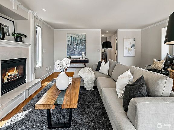 5th image of 4518 49th Avenue S