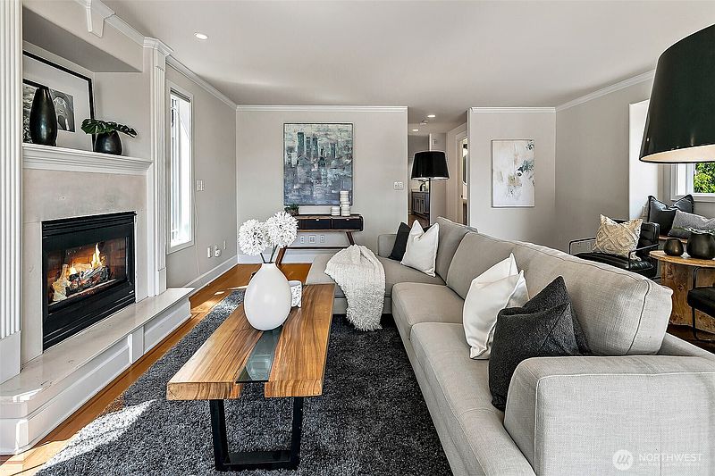 5th image of 4518 49th Avenue S